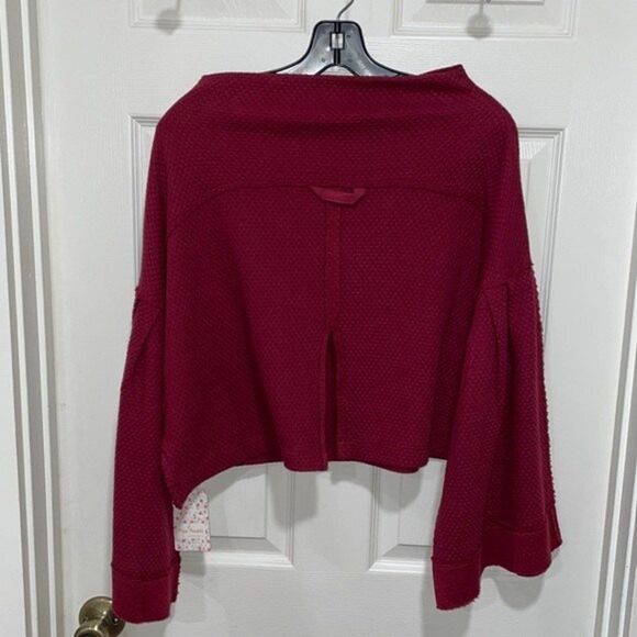 FREE PEOPLE Bunny Bell Sleeve Top in Queen Pomegranate Sz XS - Picture 7 of 9